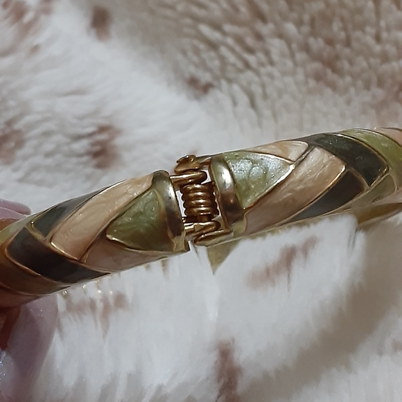 Vintage Inlayed Enamel Bangle Bracelet - Picture 5 of 8